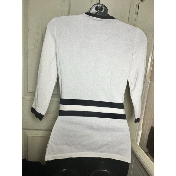 Carolina Herrera White And Navy Top W/ 3/4 Sleeves And Bow Sz S - Picture 4 of 9